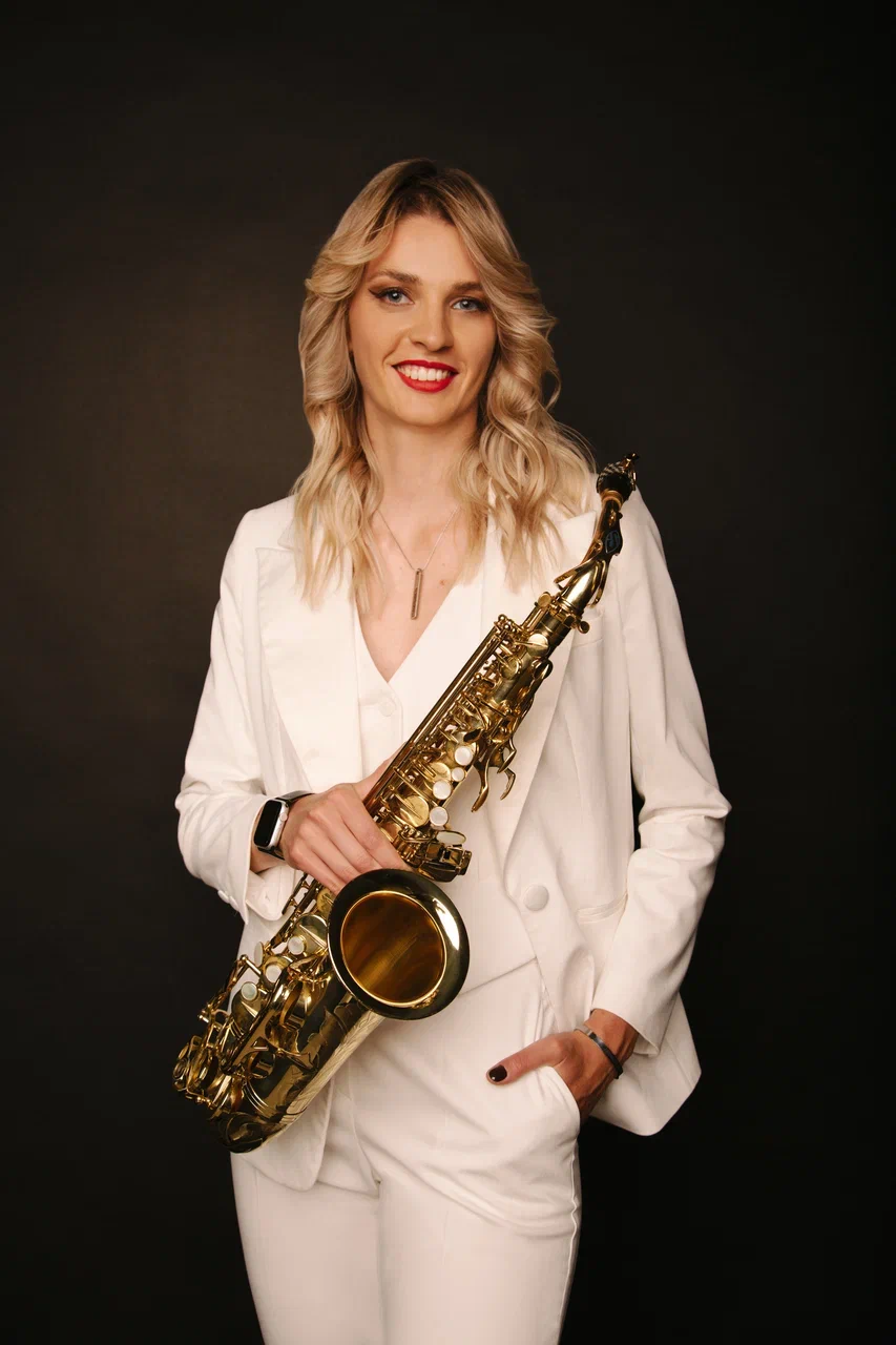 Iuliia Bikhovets (saxophone)
